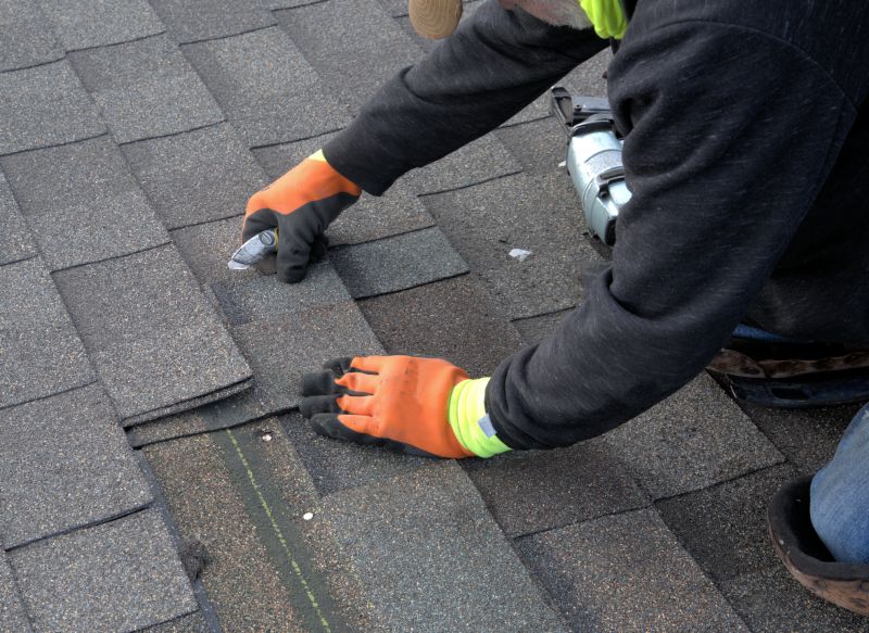 Asphalt Roof Repair in Oxford, CT