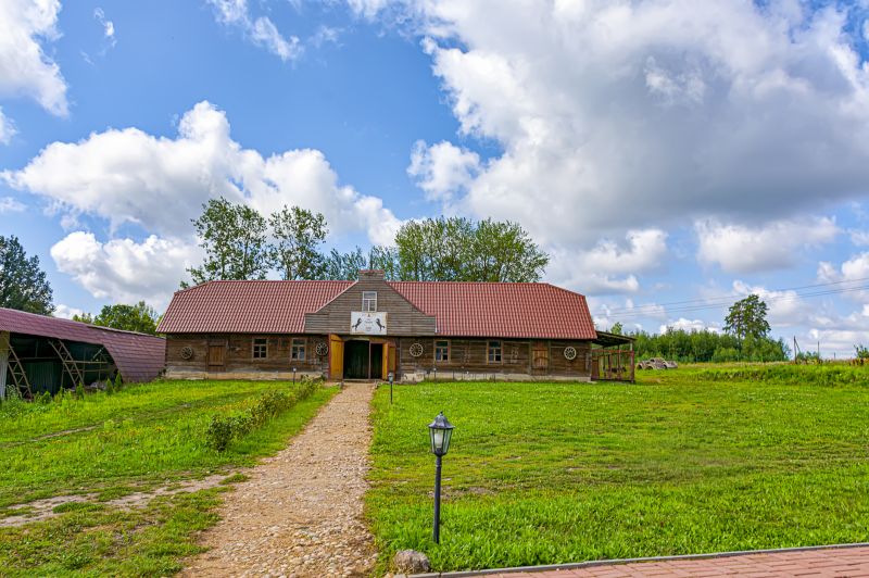 Barn Roof Construction in Bridgeport, CT
